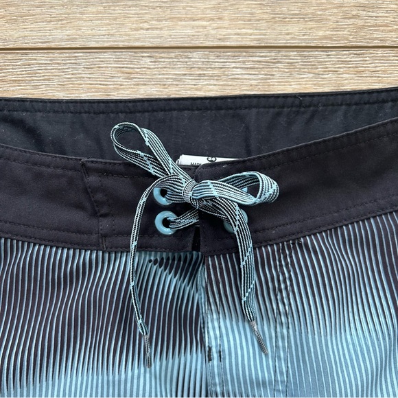 NIKE Mens Swimming Suit Shorts Size 34 Tie Front Black Blue Striped Geometric - Picture 2 of 7